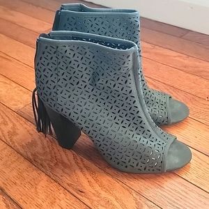 JustFab size 7.5